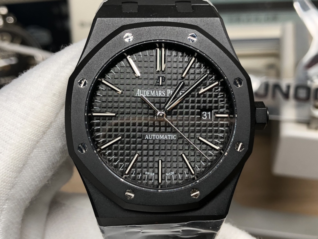 Audemars Piguet Black 15400