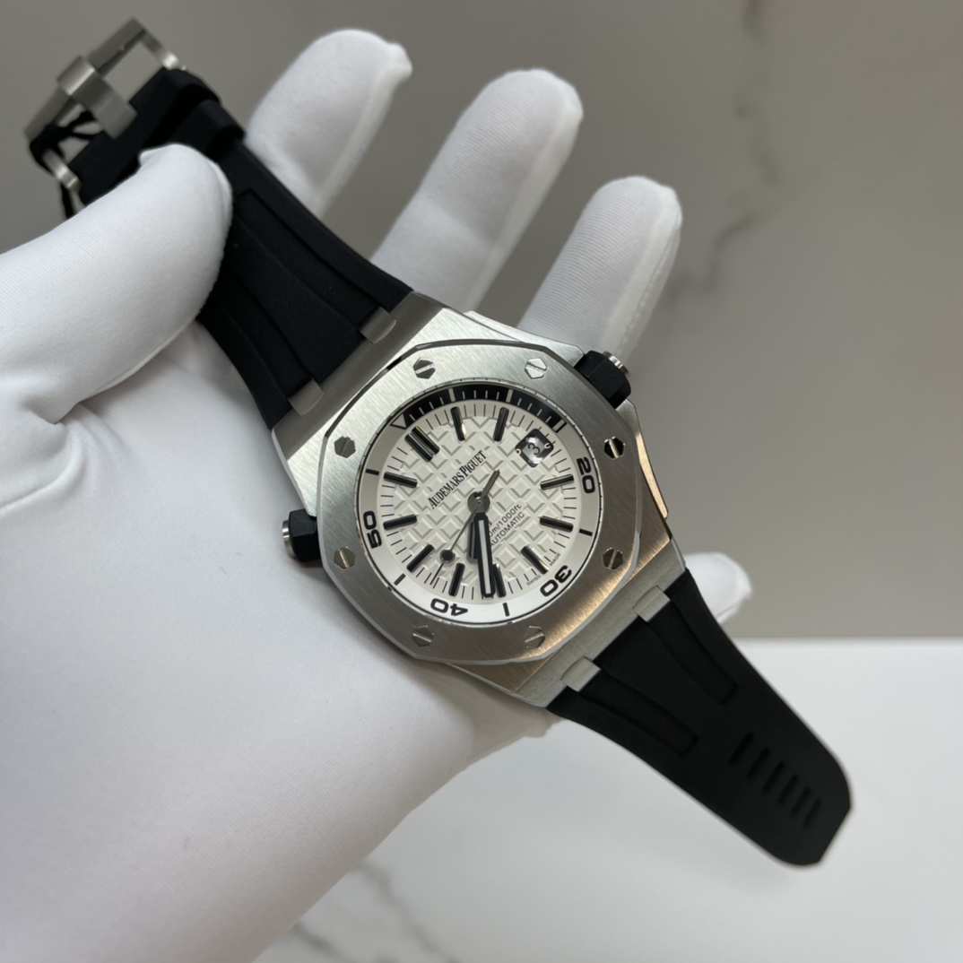 Audemars Piguet Black 15710 42mm