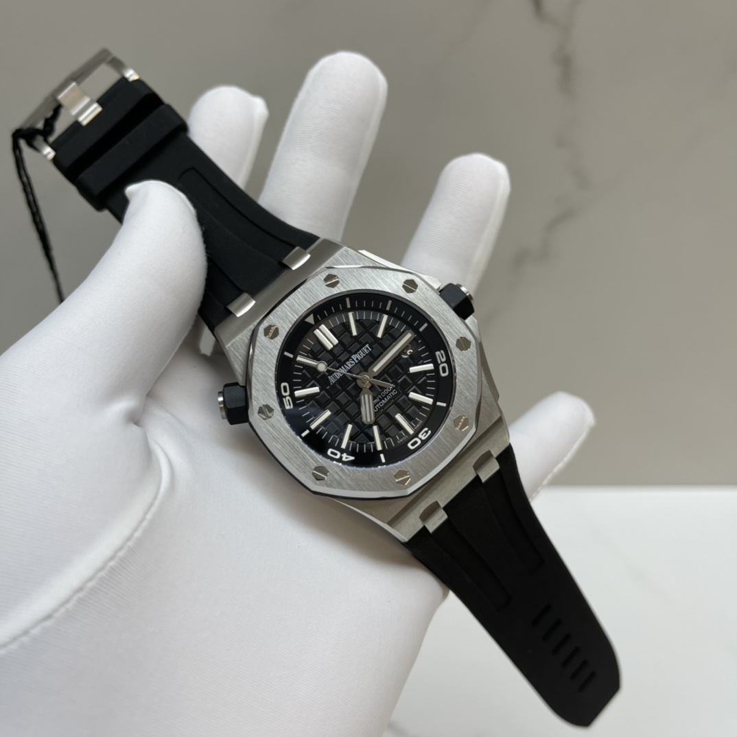 Audemars Piguet Black 15710 42mm