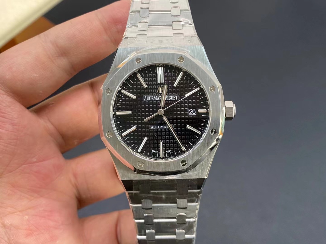 Audemars Piguet Black Watch 4302