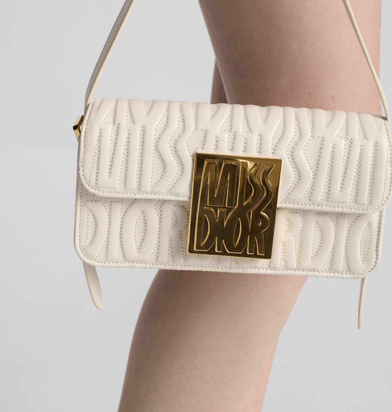 Dior White 2610