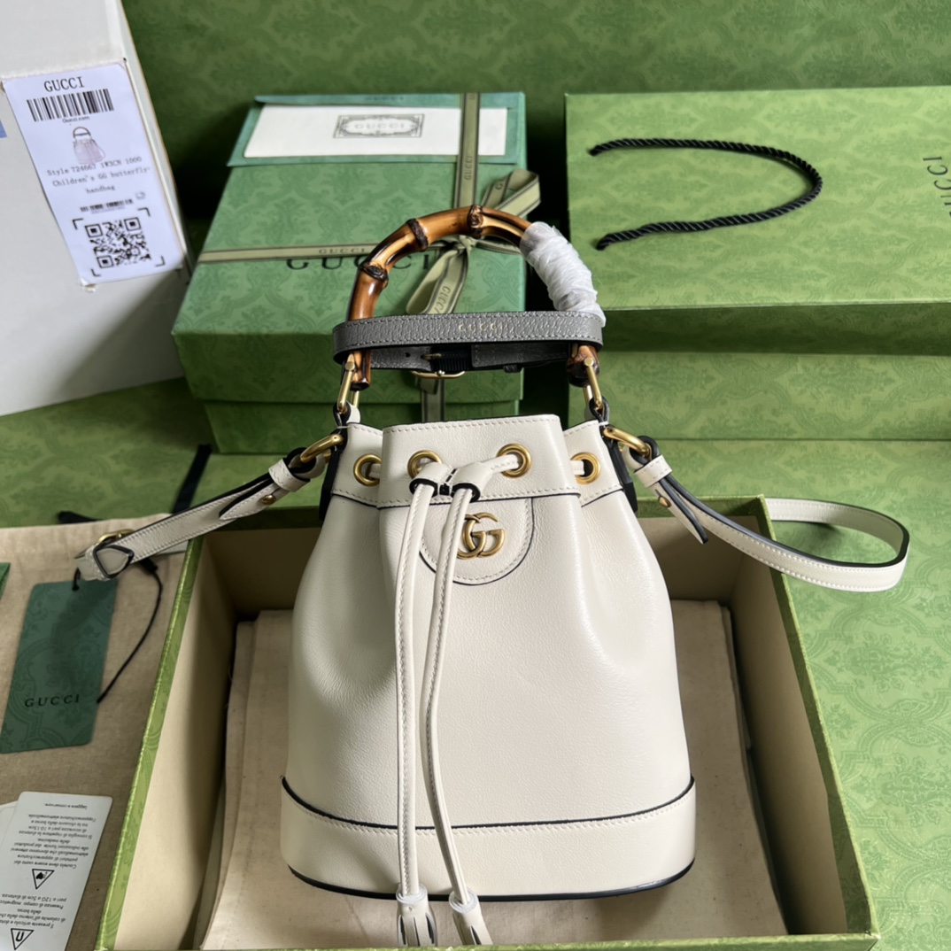 Gucci White 724667