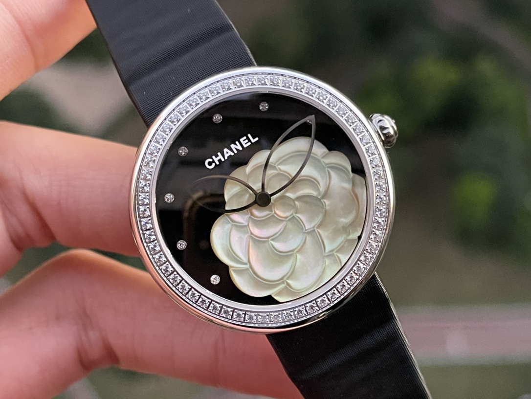 Chanel Black 37.5mm