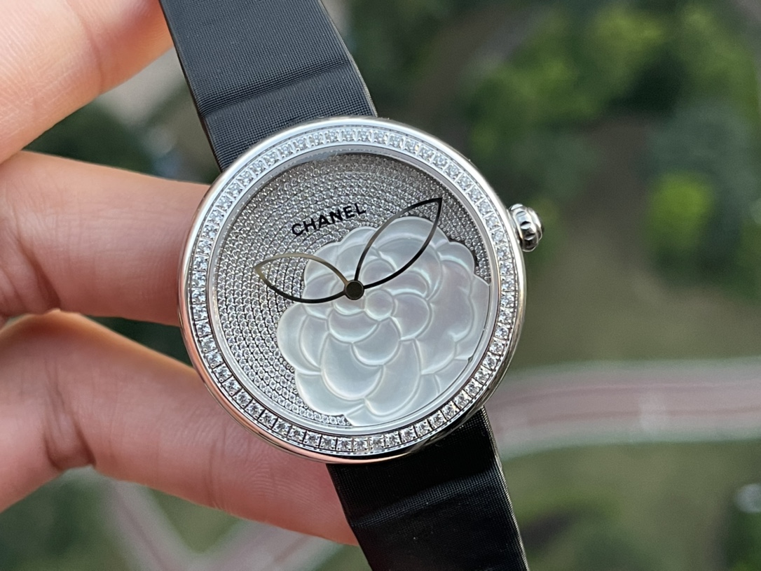 Chanel Black 37.5mm