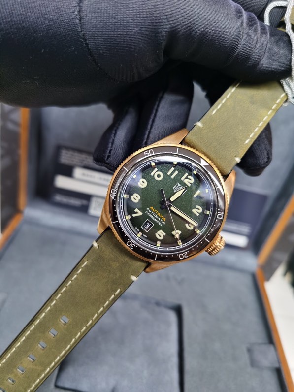 TAG Heuer 42mm Watch 0101