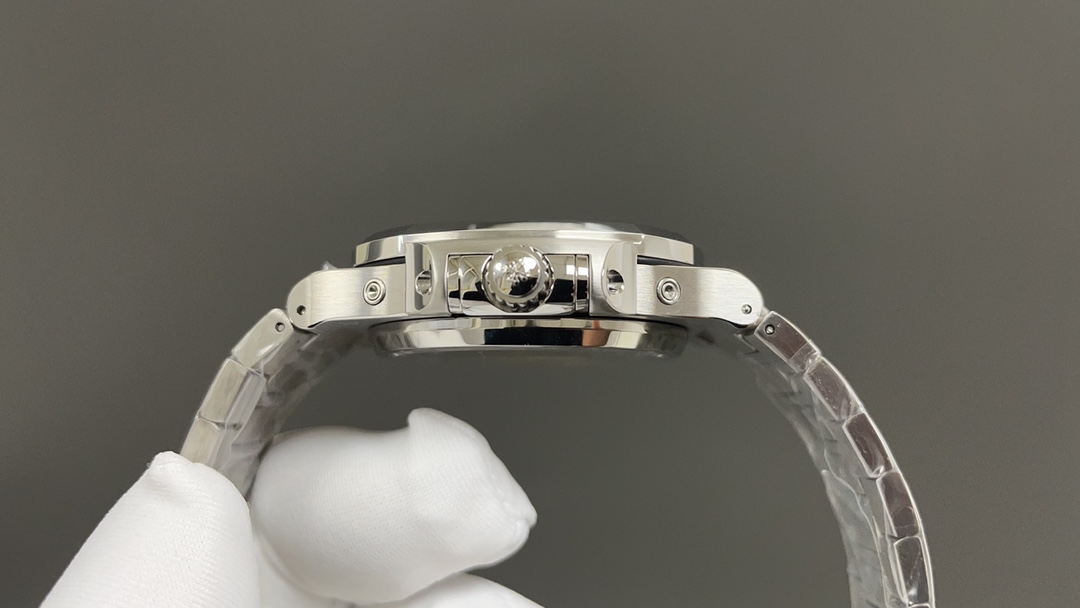 Patek Philippe Nautilus Blue 5740 40mm