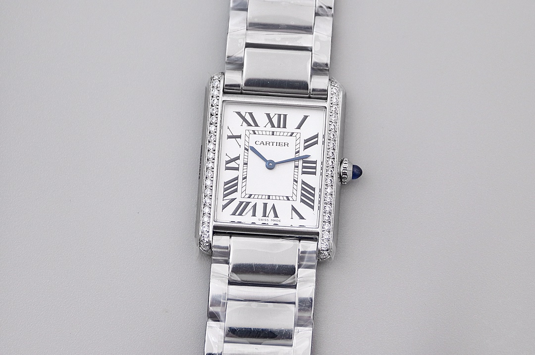 Cartier Diamond 29.5mm