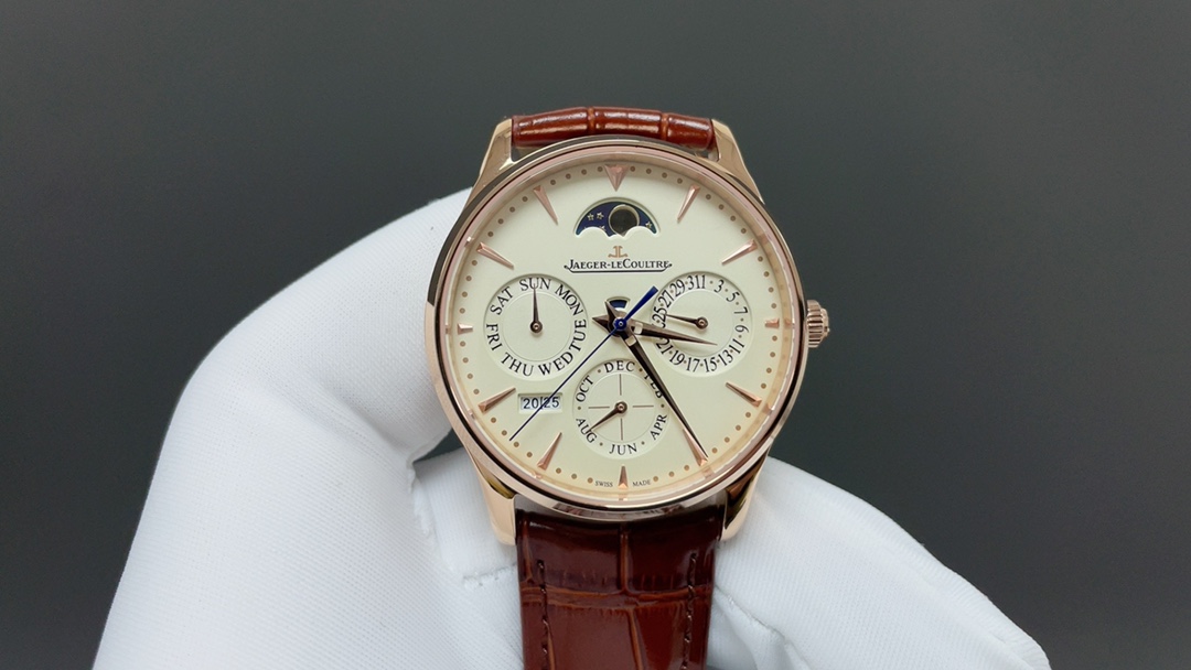 Jaeger-LeCoultre Blue 9015 39mm