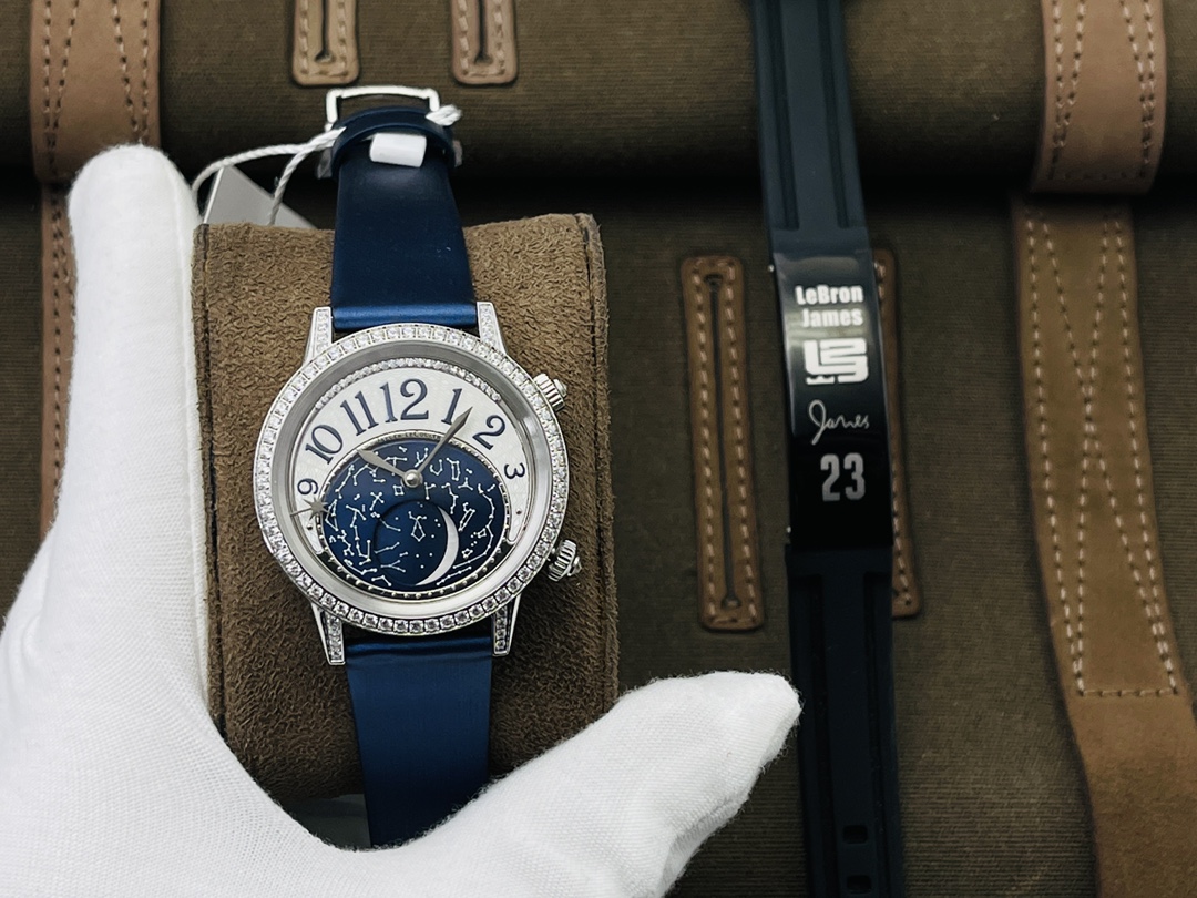 Jaeger-LeCoultre Diamond 23490/33490 36mm