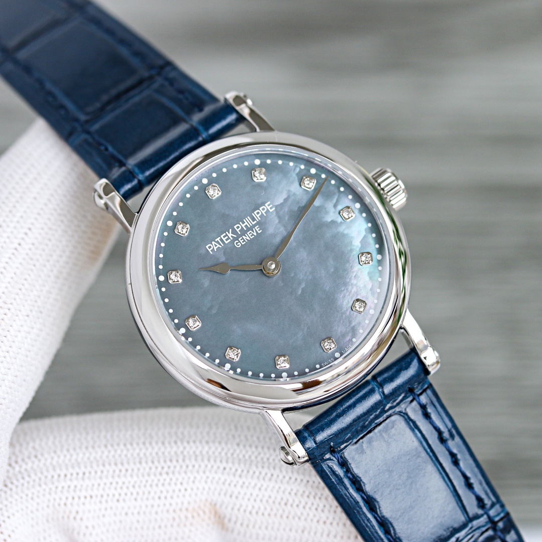 Patek Philippe Blue 2022 34.6mm