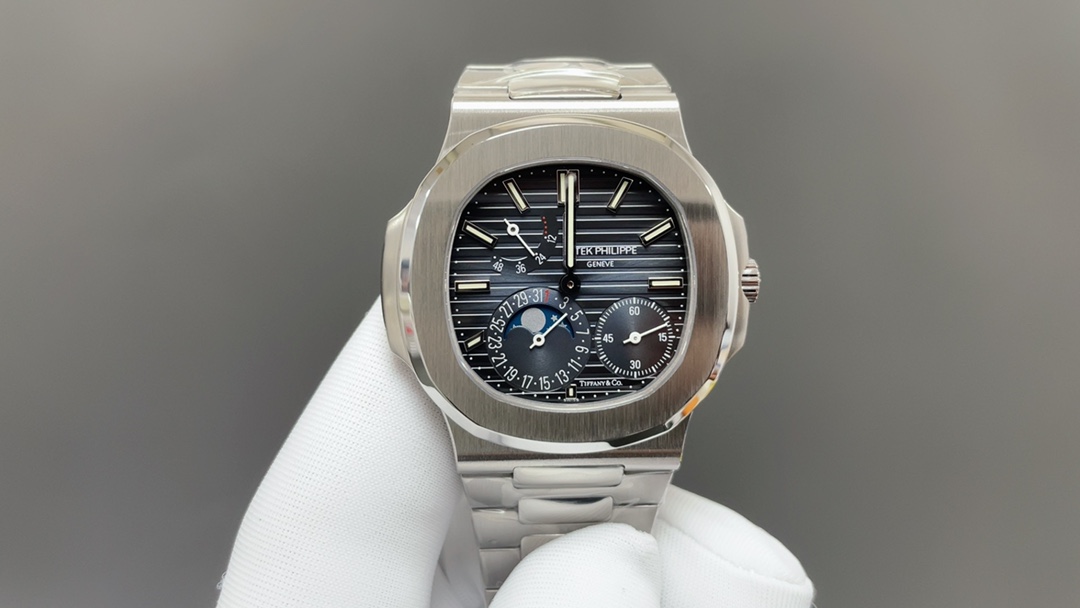 Patek Philippe Blue 5712 40mm