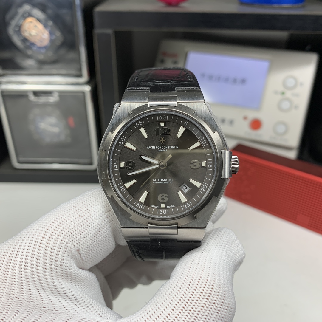 Vacheron Constantin Overseas Blue 47040/000W 42mm