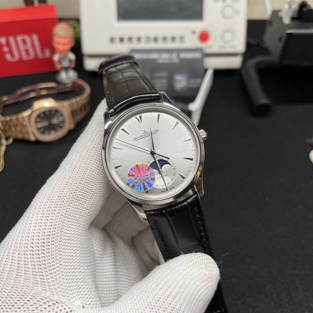Jaeger-LeCoultre White Watch 3407