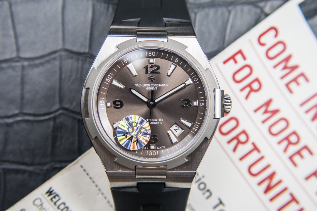 Vacheron Constantin Overseas 9015 42mm