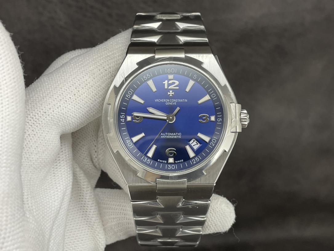 Vacheron Constantin Overseas 9015 42mm