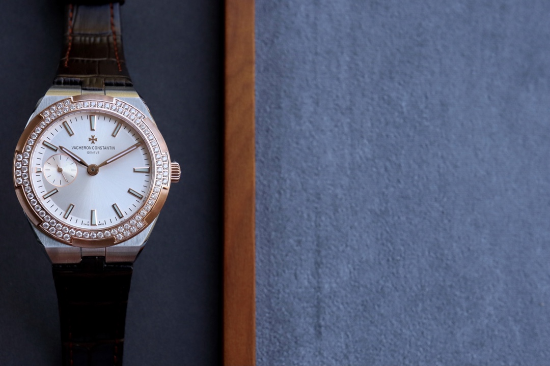 Vacheron Constantin Overseas Blue 5300 10.8mm