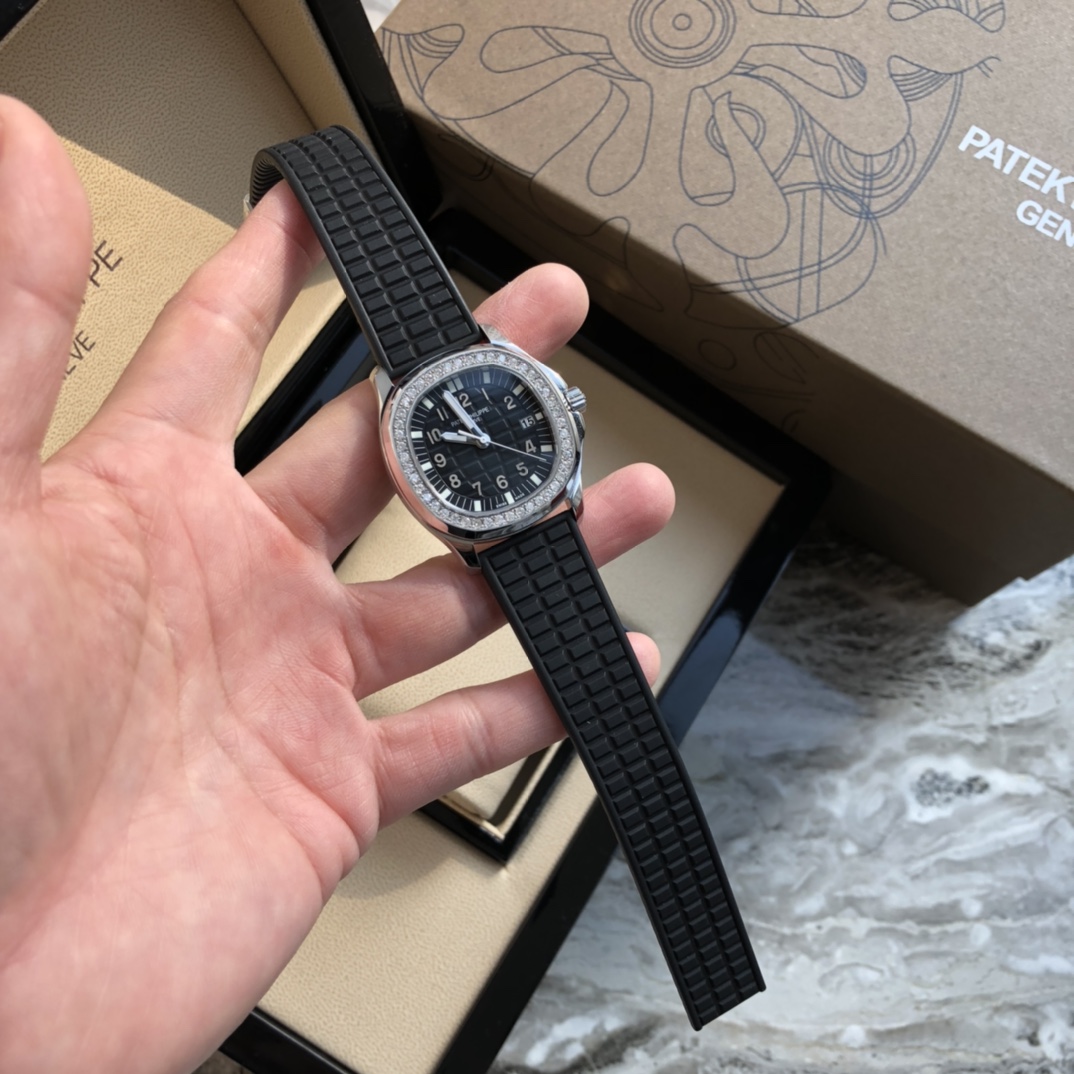 Patek Philippe Black 5067A-001