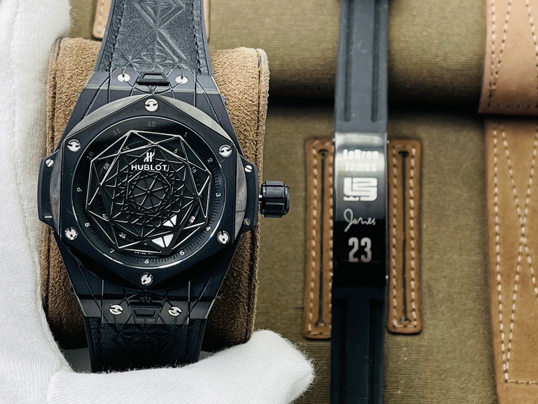 Hublot Black 1112 45mm