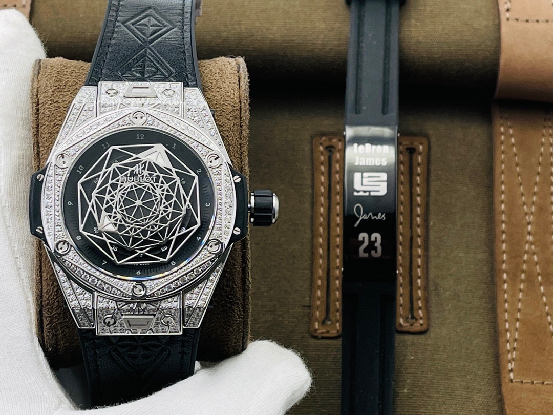 Hublot Black 1112 45mm