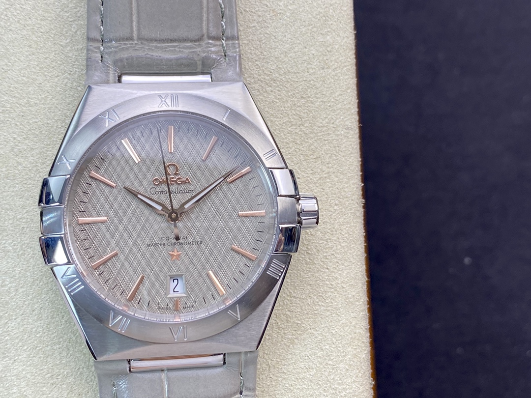 Omega Constellation Blue 8800 39mm