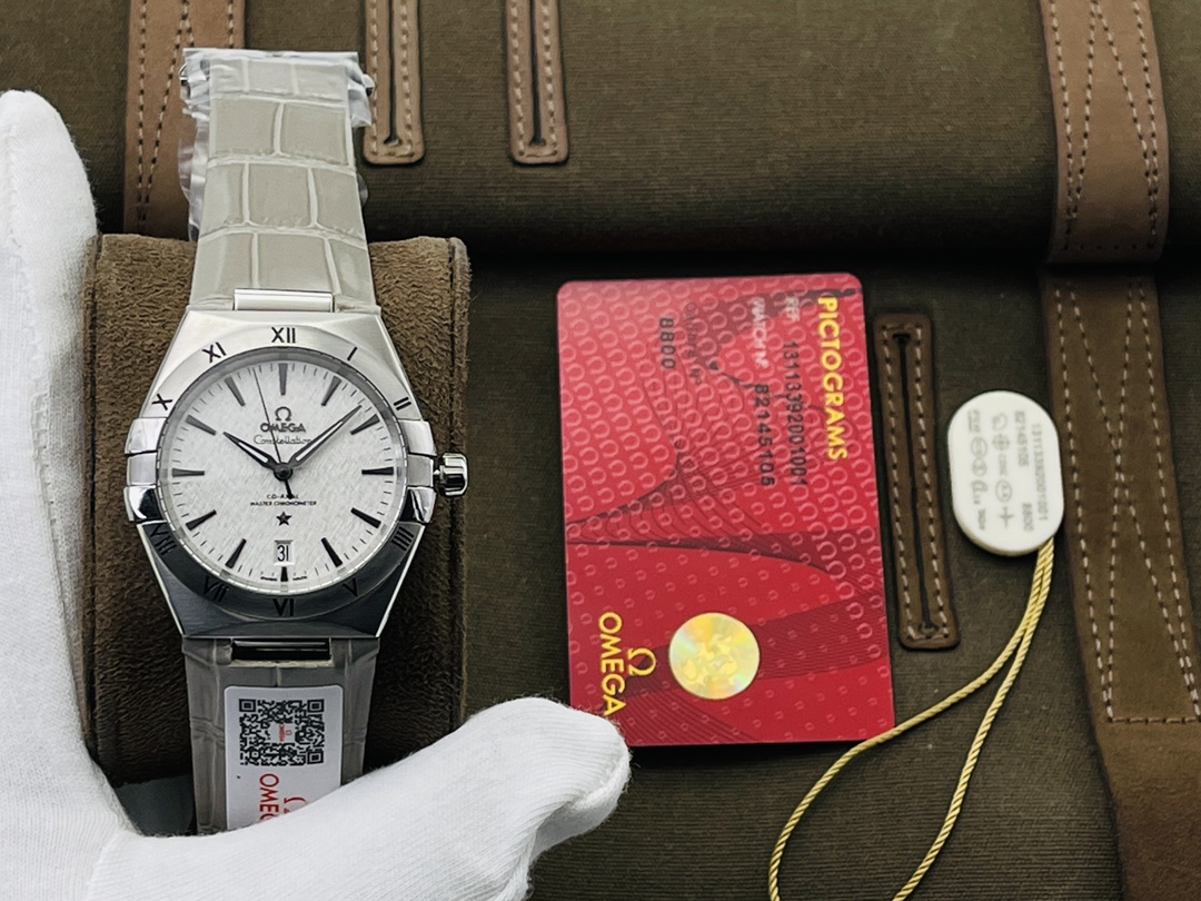 Omega Constellation Green 8800/8801 39mm