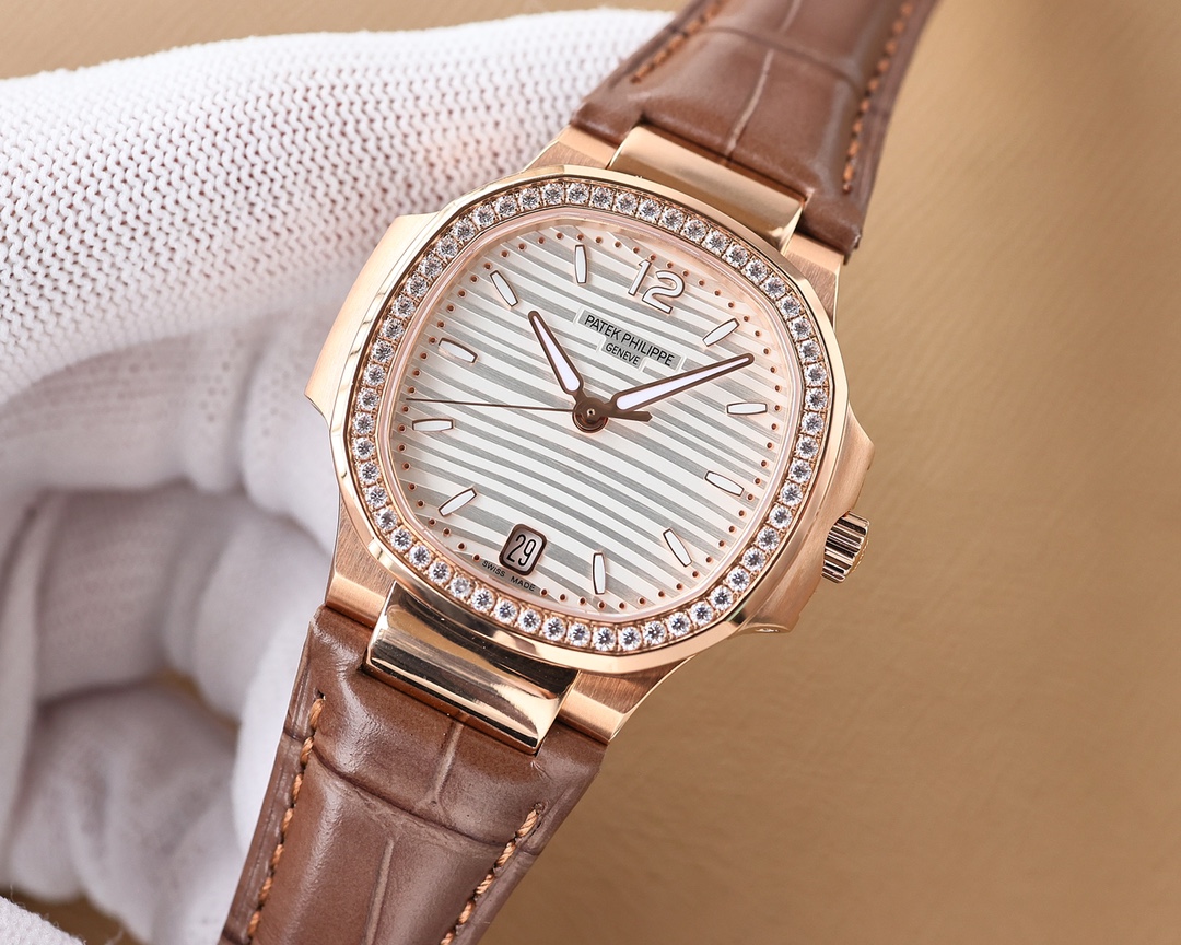 Patek Philippe Nautilus Blue 2023 35.2mm