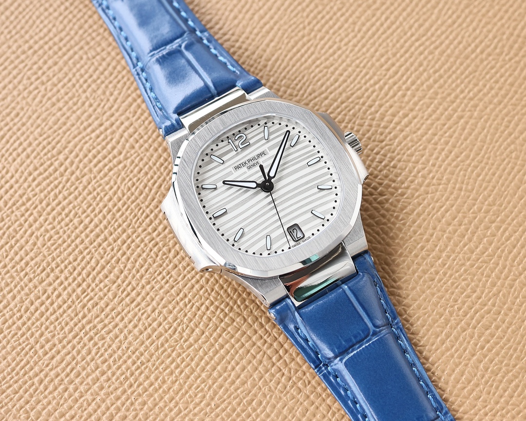 Patek Philippe Nautilus Blue 2023 35.2mm