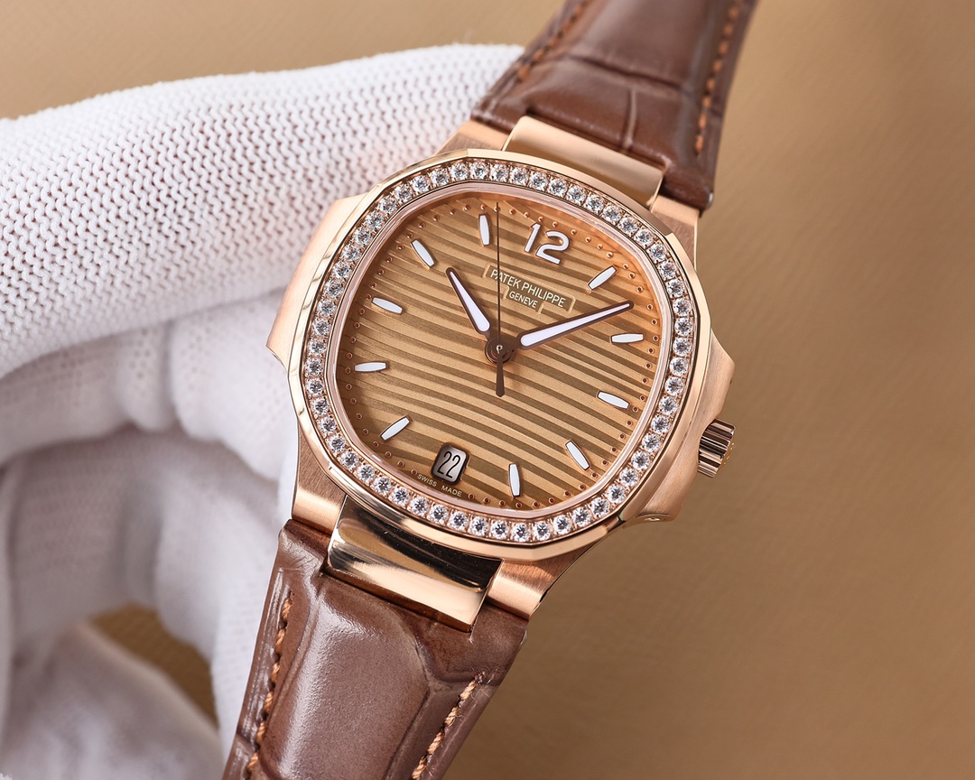 Patek Philippe Nautilus Blue 2023 35.2mm