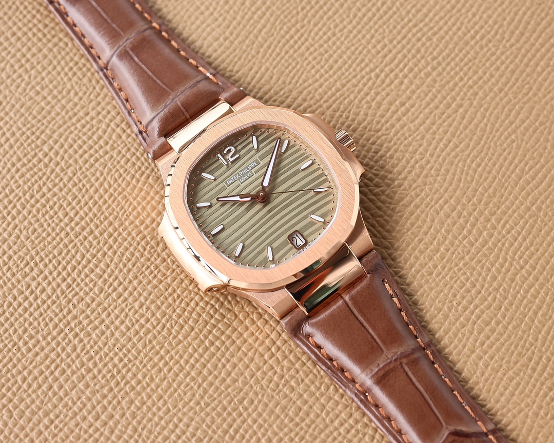Patek Philippe Nautilus Blue 2023 35.2mm