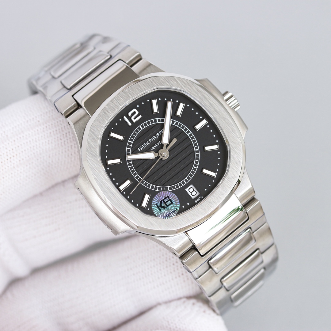 Patek Philippe Nautilus Blue 2023 35.2mm