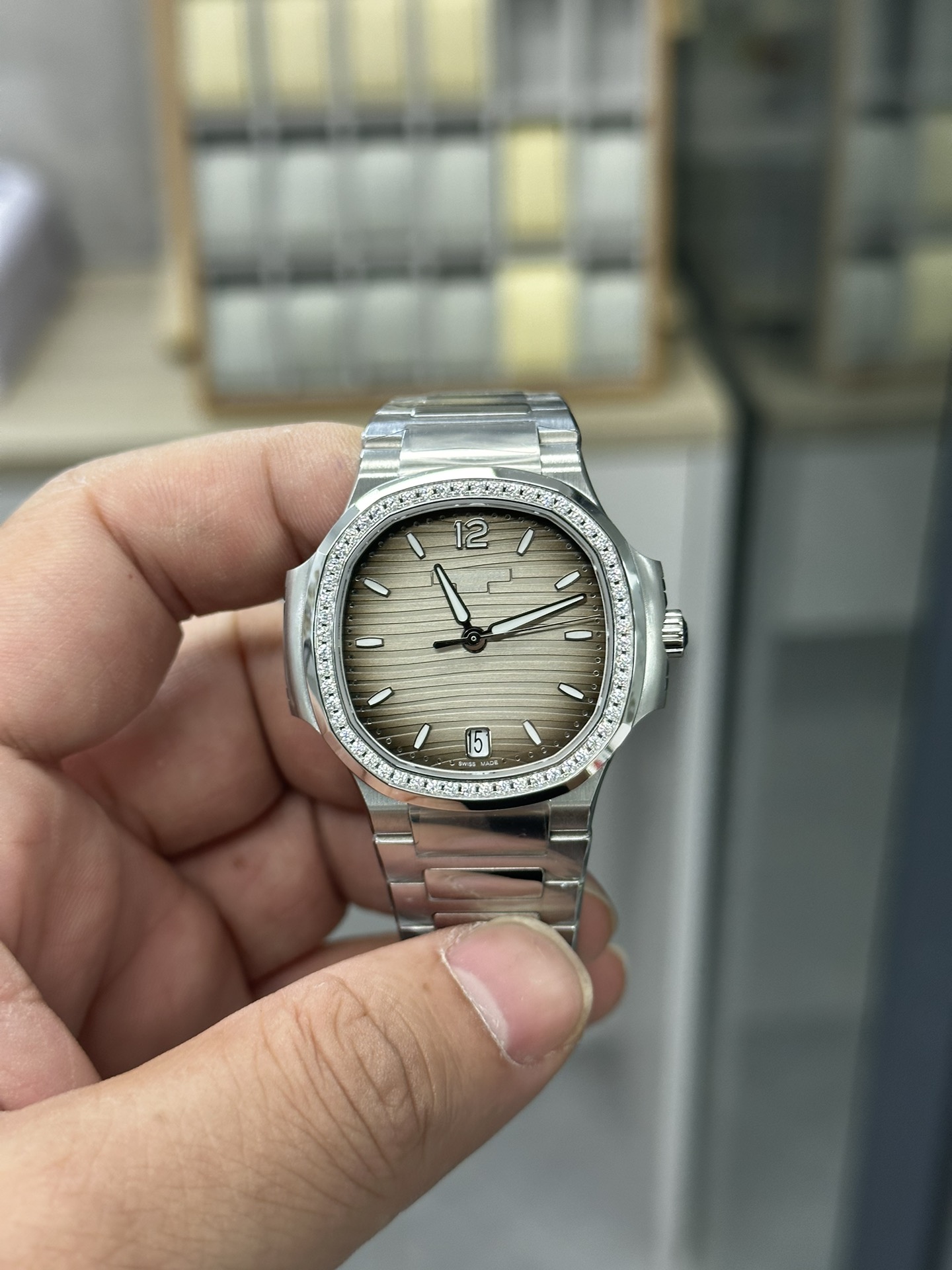 Patek Philippe Nautilus Grey 7118 3K