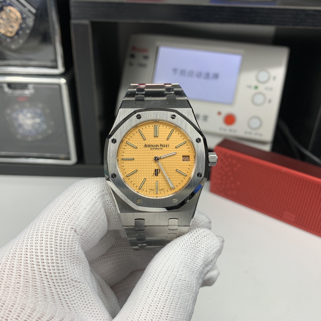 Audemars Piguet Royal Oak Blue 15202BC 39mm
