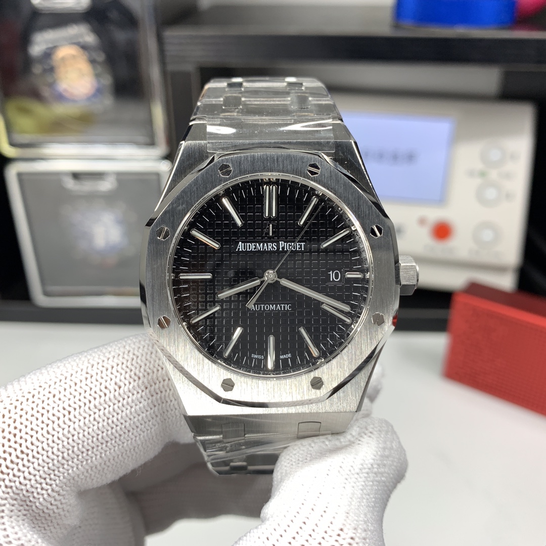 Audemars Piguet Royal Oak Blue 15400ST 41mm
