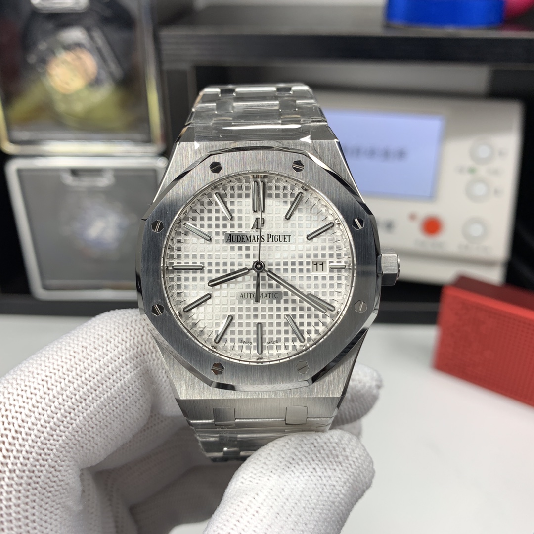 Audemars Piguet Royal Oak Blue 15400ST 41mm
