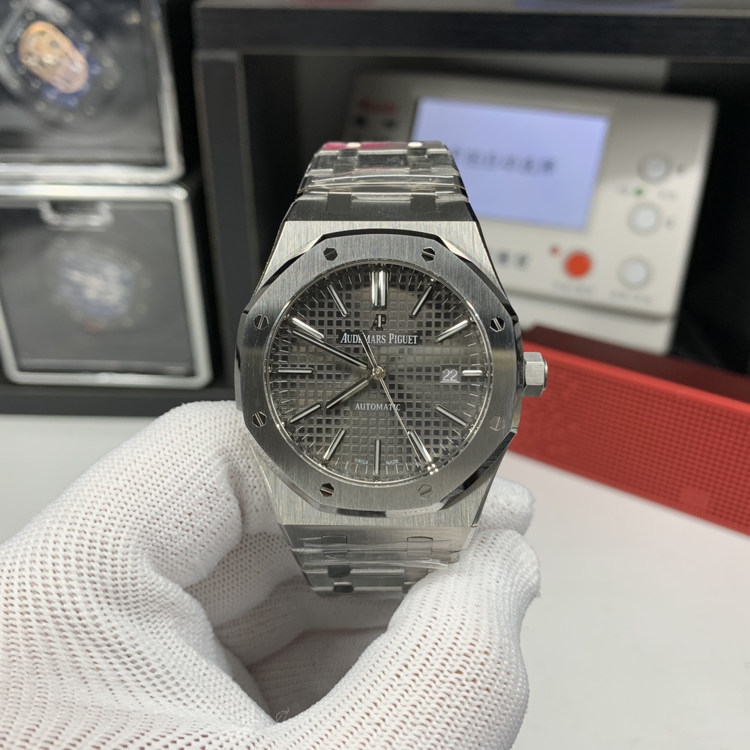 Audemars Piguet Royal Oak Blue 15400ST 41mm