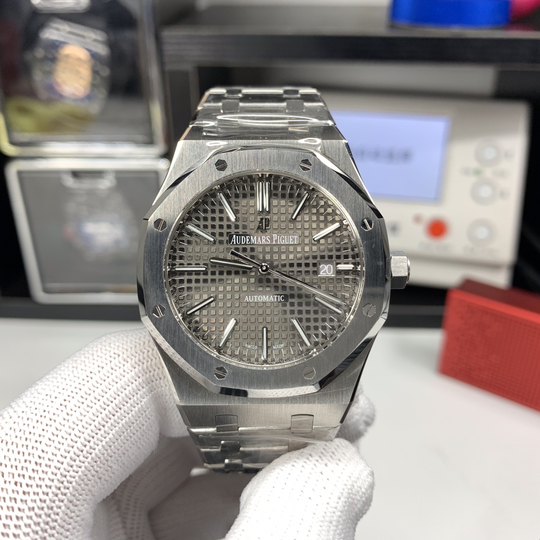 Audemars Piguet Royal Oak Blue 15400ST 41mm