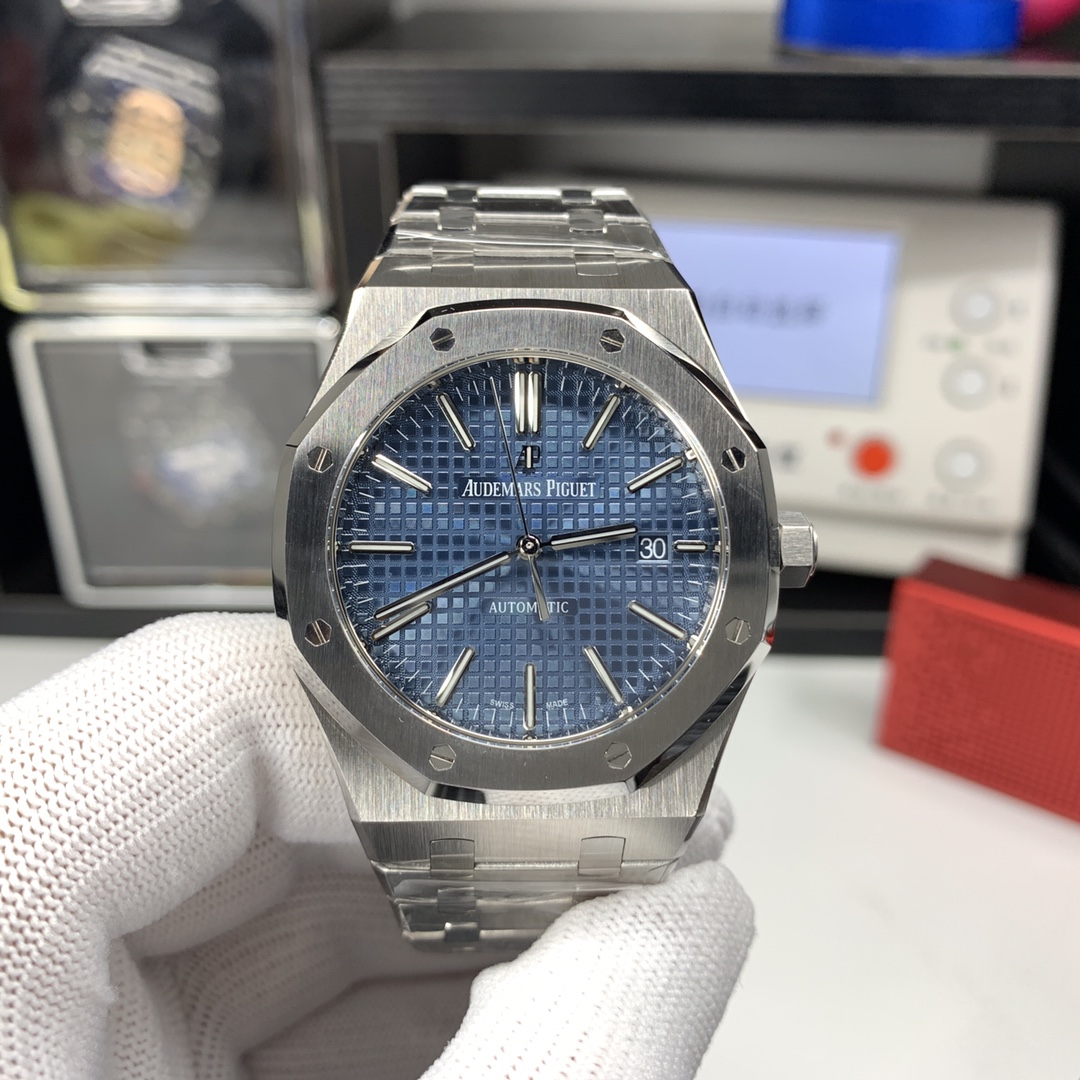 Audemars Piguet Royal Oak Blue 15400ST 41mm