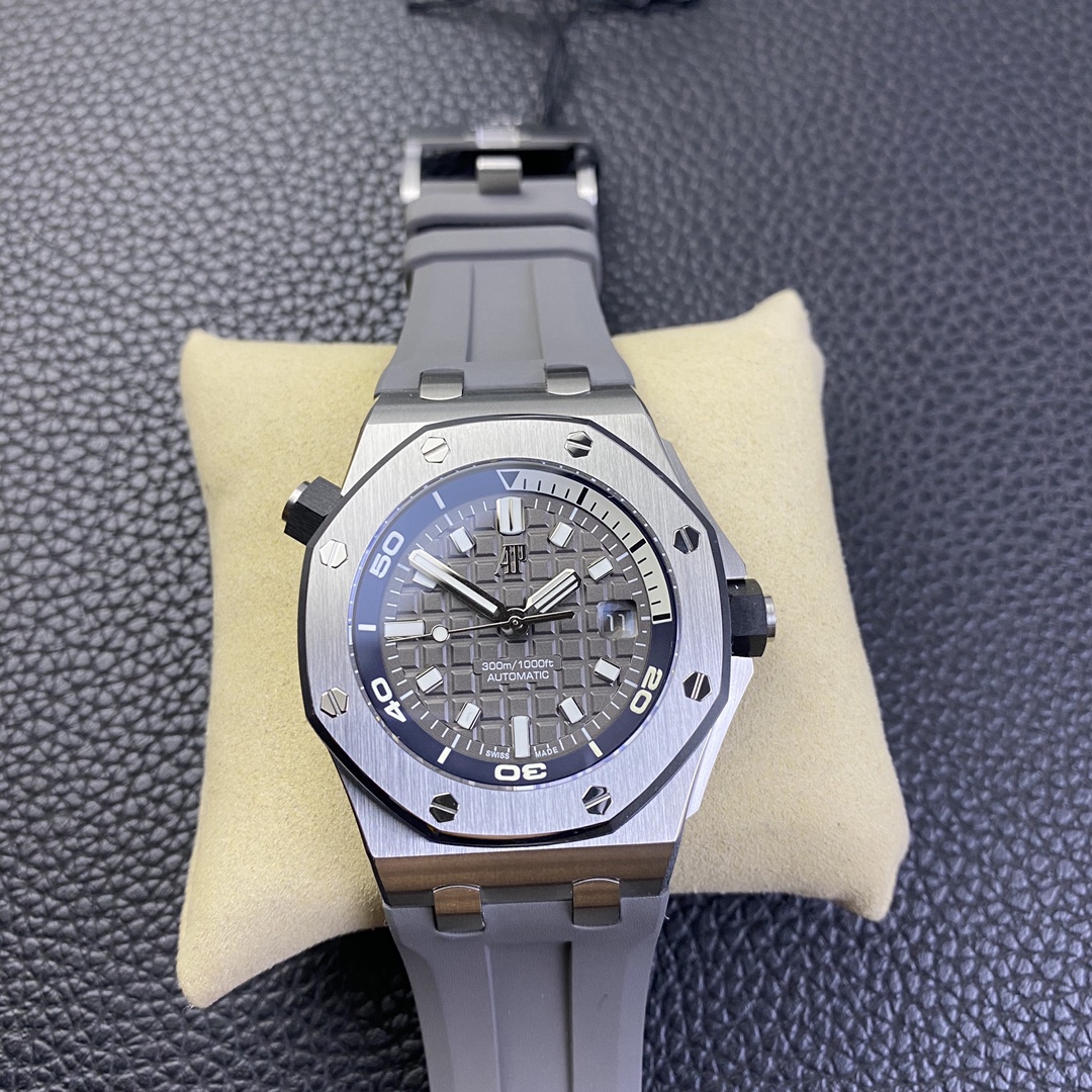 Audemars Piguet Royal Oak Blue 15720 42mm
