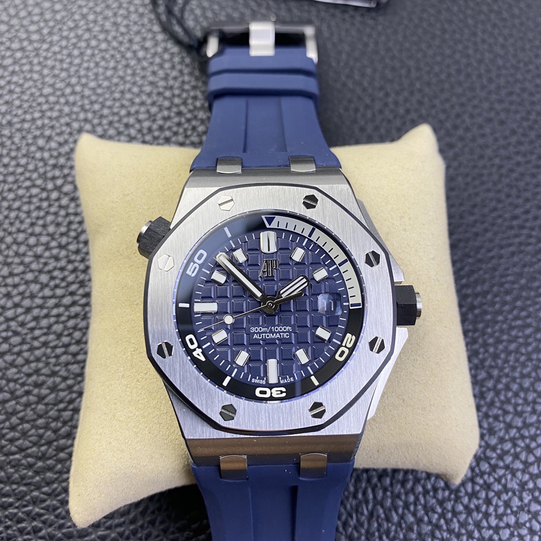 Audemars Piguet Royal Oak Blue 15720 42mm