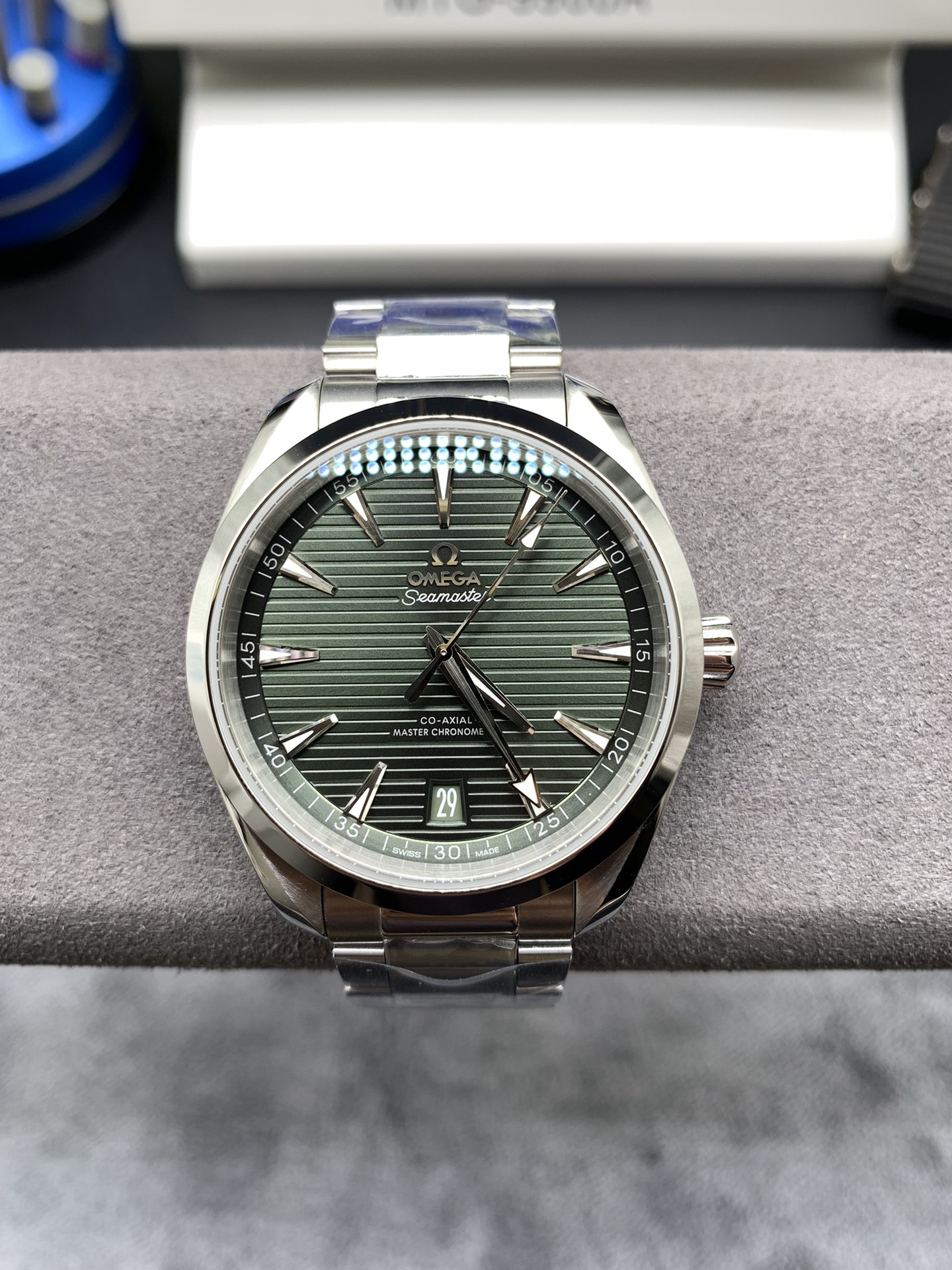 Omega Seamaster Green VS