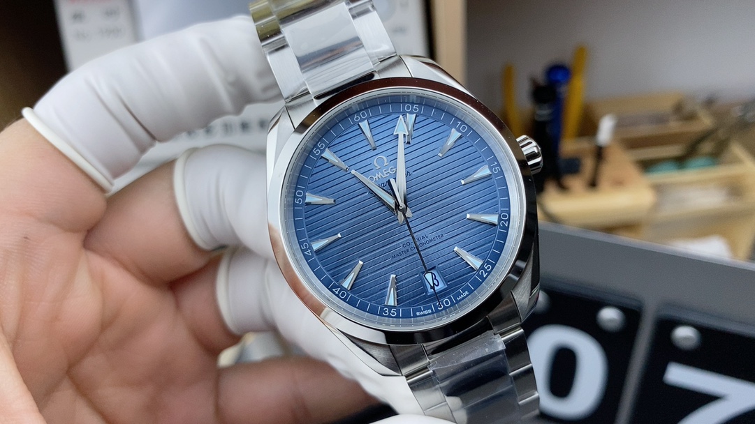 Omega Seamaster Ice Blue VS