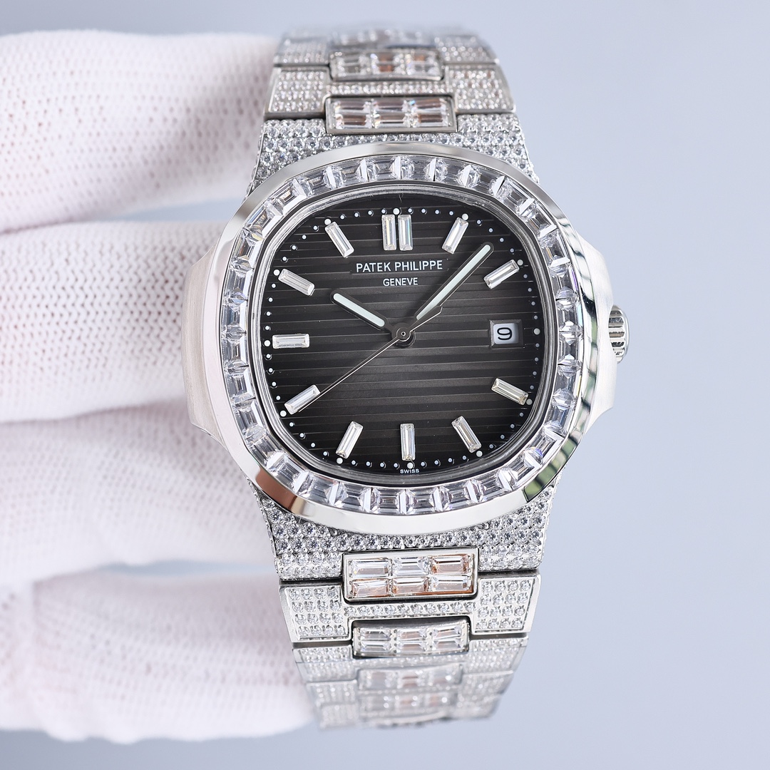Patek Philippe Nautilus Blue 5711 11.5mm