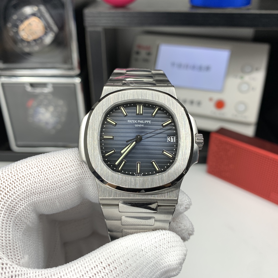 Patek Philippe Nautilus Blue 5711/1A 40mm
