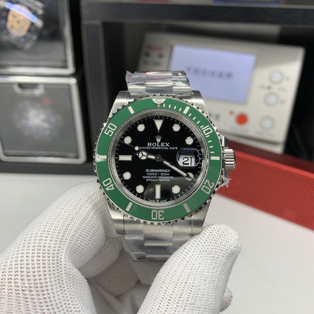 Rolex Submariner Green 0002 41mm