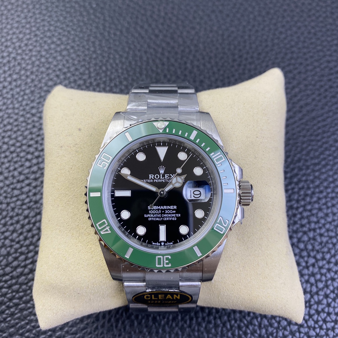 Rolex Submariner Green 126610 41mm CLEAN