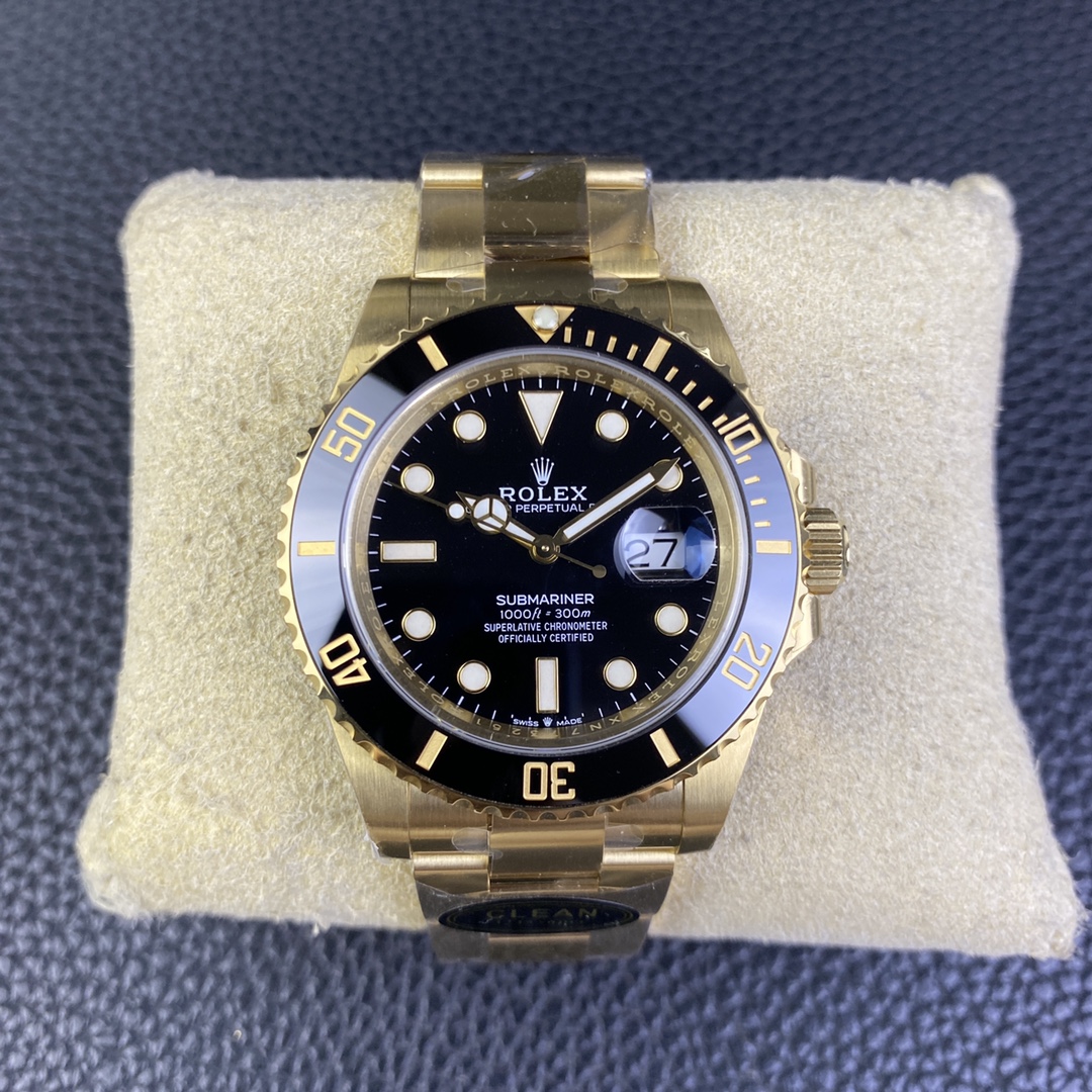 Rolex Submariner Green 126618 41mm CLEAN