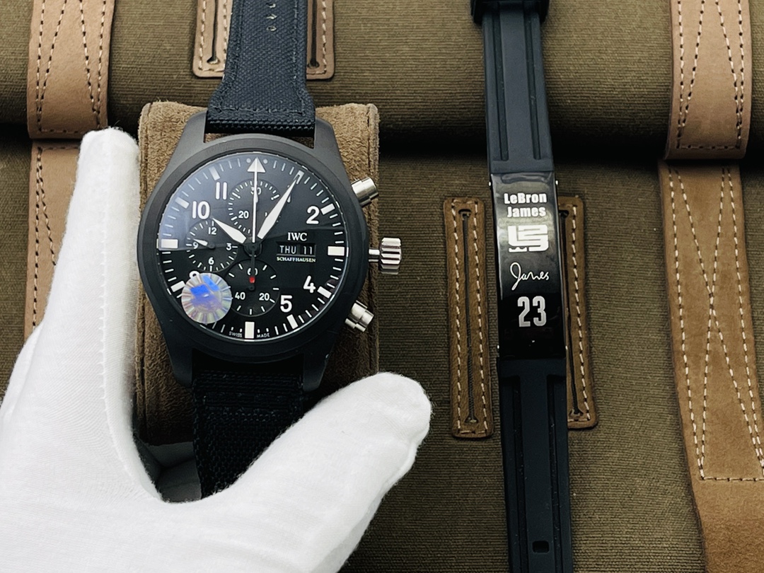 IWC Pilot Black 16.5mm ZF