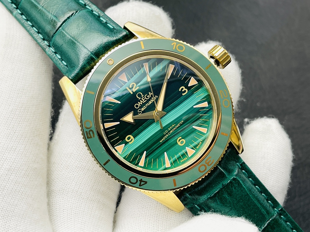 Omega Seamaster Green 8913