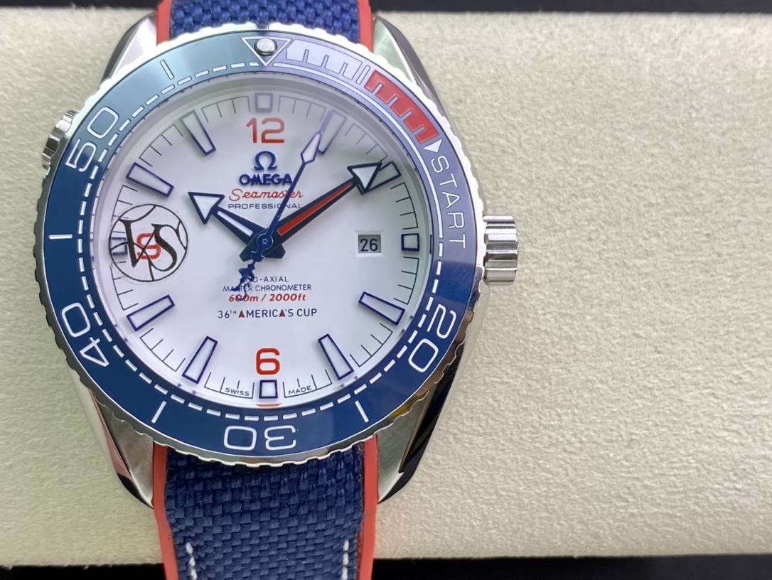 Omega Seamaster White 8900 43.5mm
