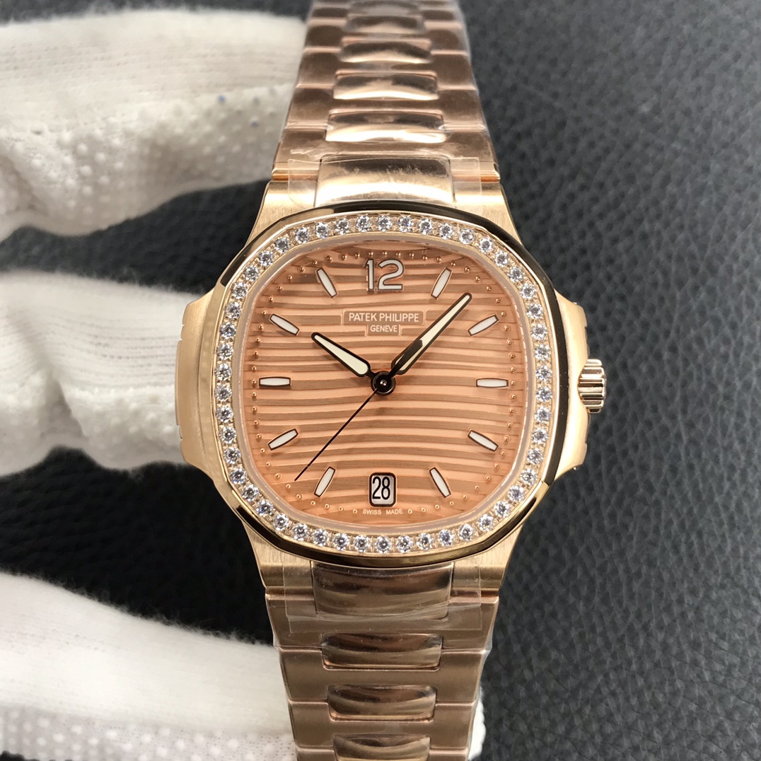 Patek Philippe Nautilus 7118 35.2mm